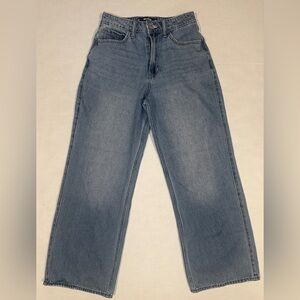 Hollister Ultra High-Rise Baggy Jeans.  Size 26 Short